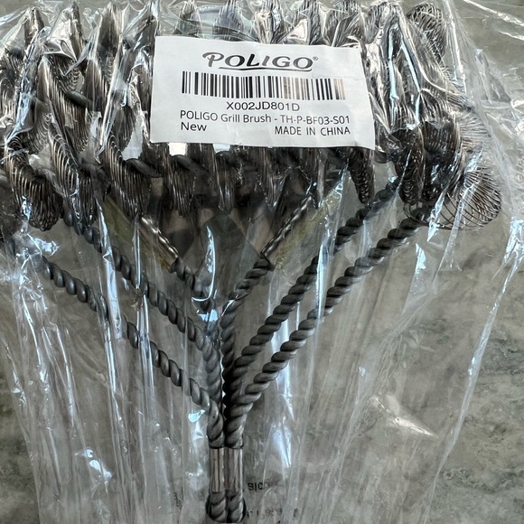 Home Kitchen BBQ & Grilling Poligo Grill Brush - Picture 2 of 3